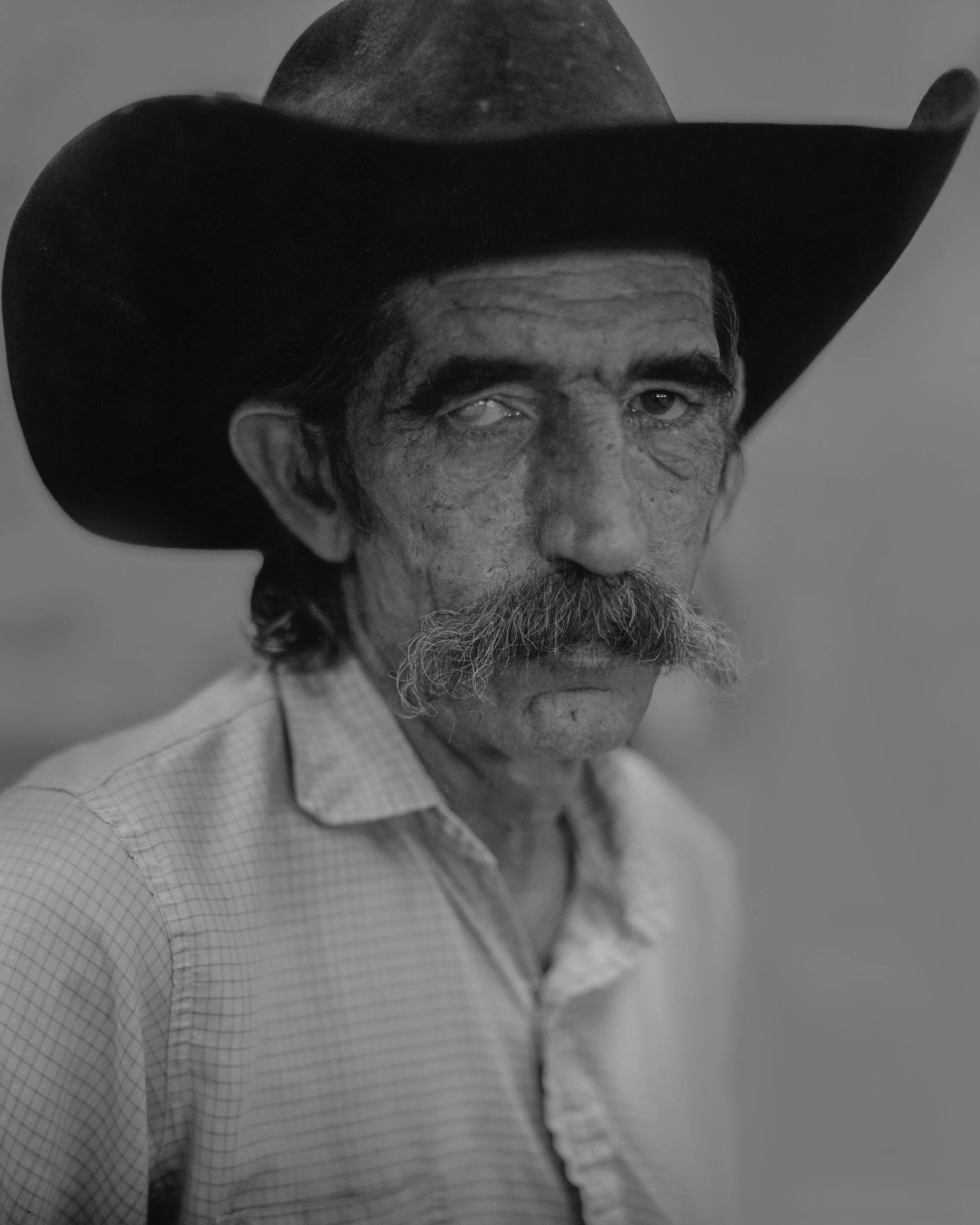 No Fences, No Myths? How Mark McLennan's Photographs Unravel the